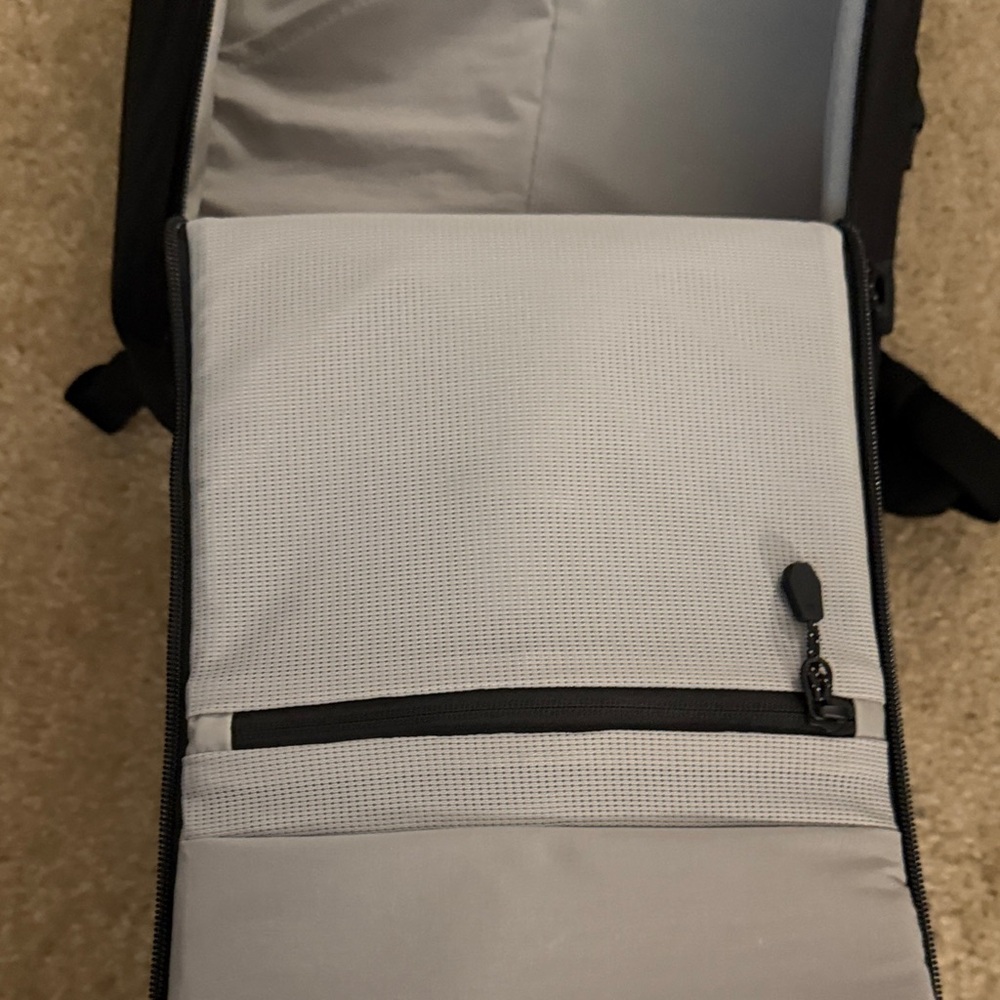 Mous Extreme Commuter Backpack with Lid - Black - 25l - Picture 9 of 13